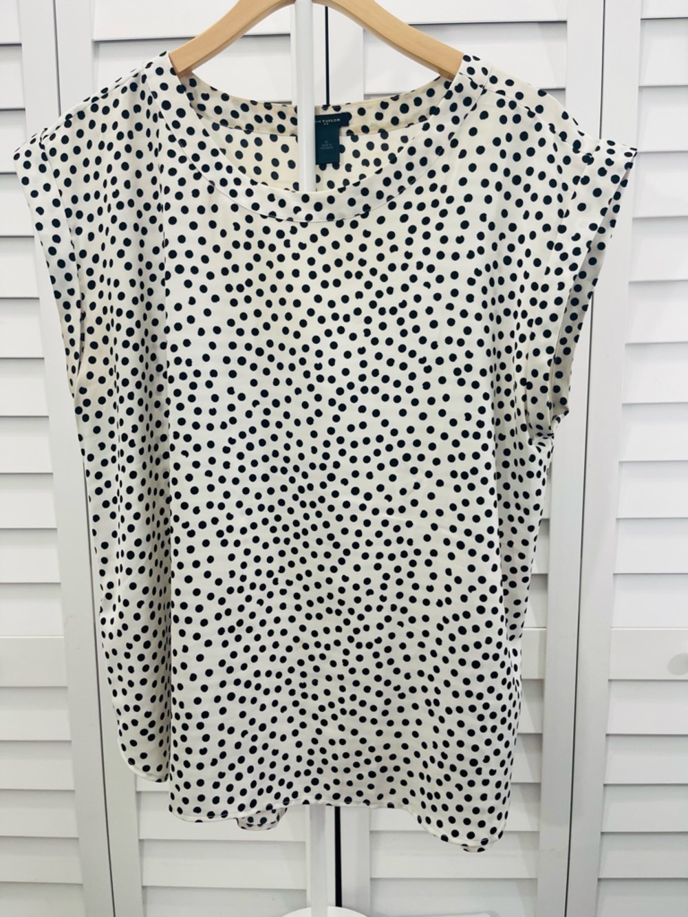 Ann Taylor  Cap Sleeve White wi Black Dot Print Top - Women's Lightweight Blouse